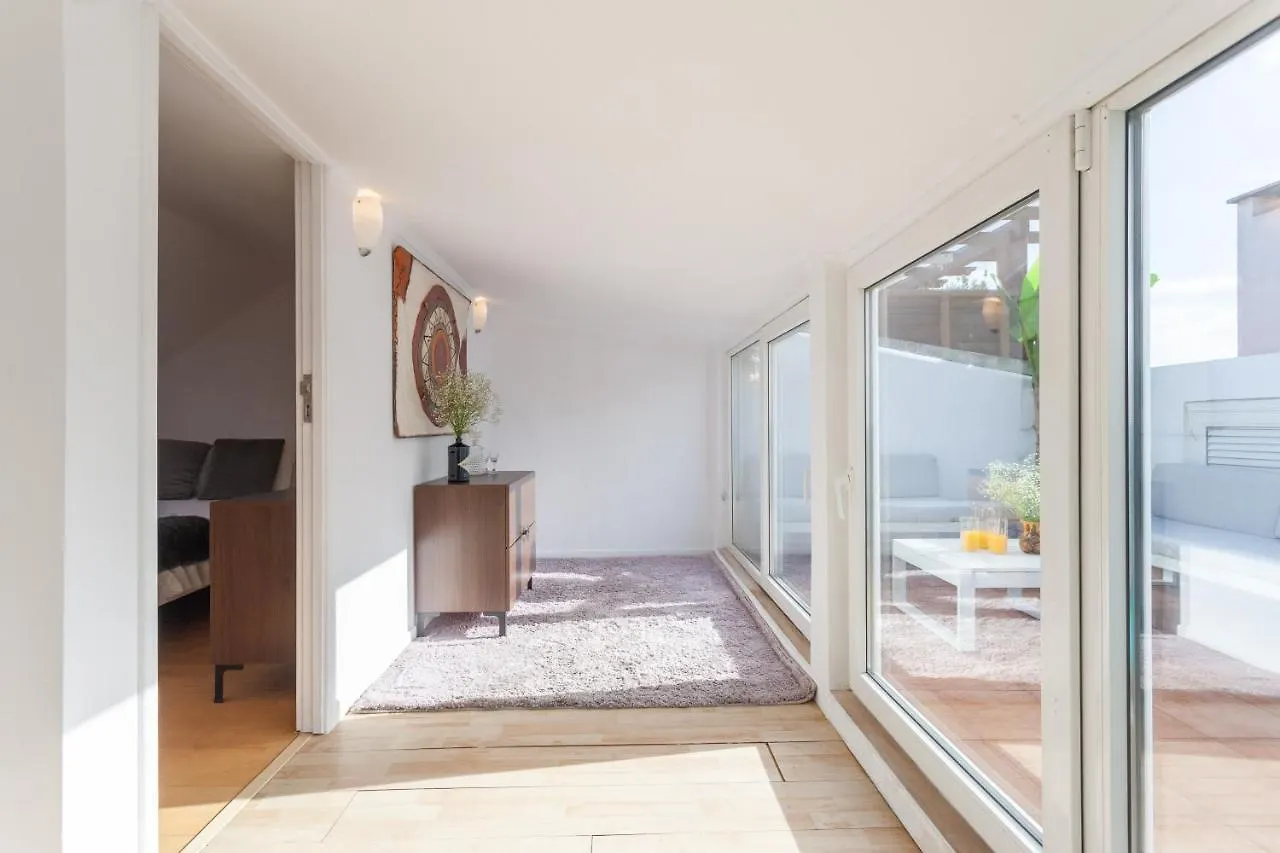 Liberty Penthouse Three-Bedroom Apartment - By Lu Holidays Lisboa  Lissabon