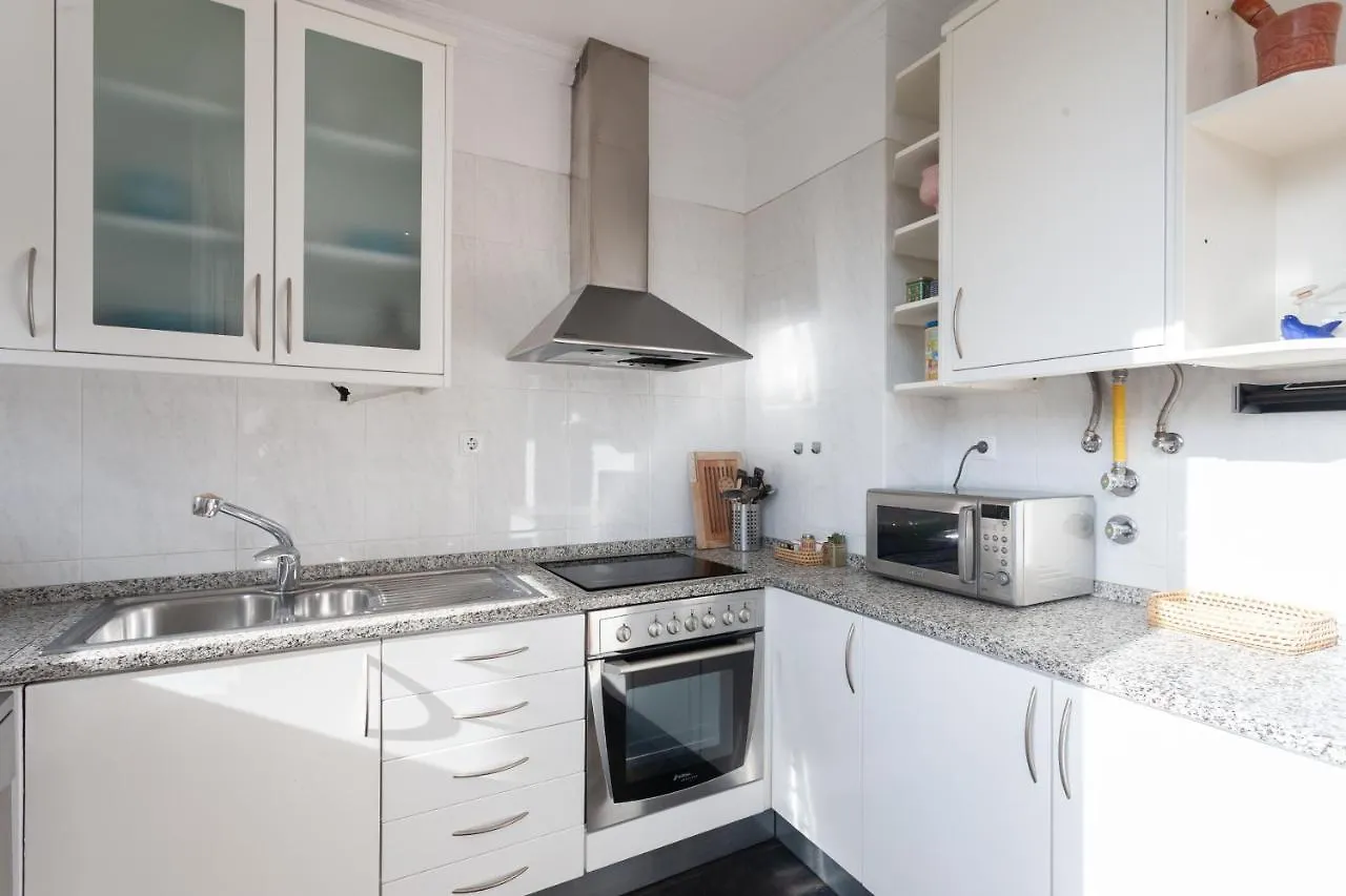 Liberty Penthouse Three-Bedroom Apartment - By Lu Holidays Lisboa 0*, Lissabon