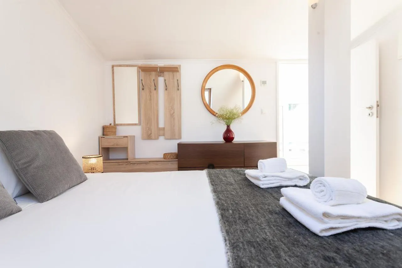 Liberty Penthouse Three-Bedroom Apartment - By Lu Holidays Lisbona