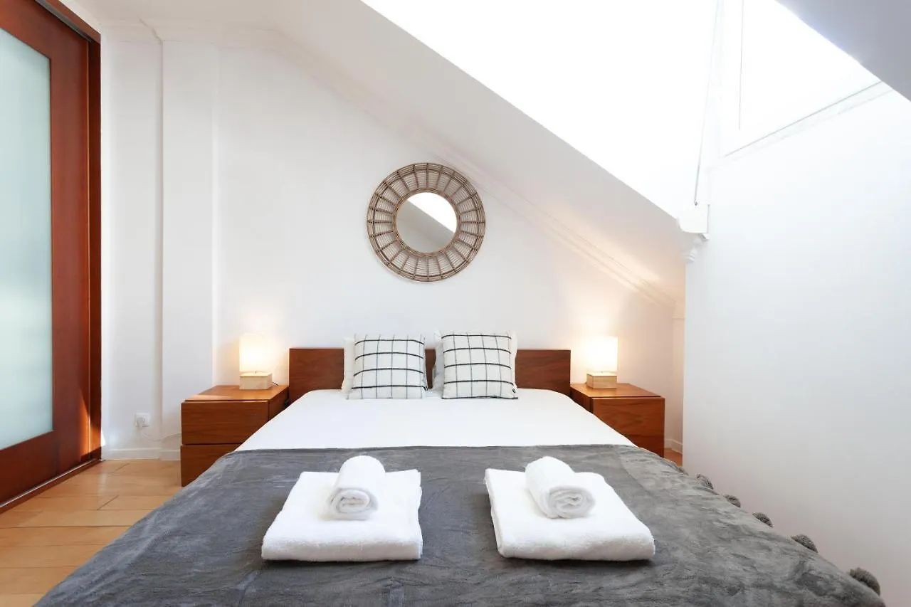Liberty Penthouse Three-Bedroom Apartment - By Lu Holidays Lisbona